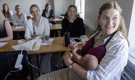 Vorskoli-medgongu-og-saengurlegudeildar-bydur-nylidum-og-sumarafleysingafolki-serstaka-fraedslu